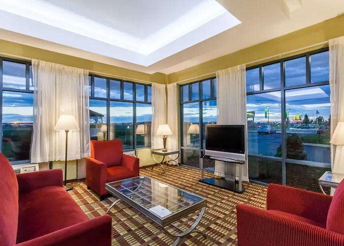 Days Inn By Wyndham Windsor Locks / Bradley Intl Airport