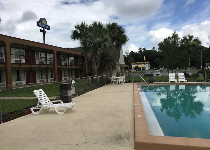 Days Inn By Wyndham Lake City I-75