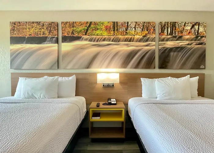 Days Inn By Wyndham Columbus In