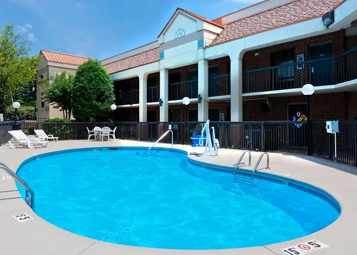 Super 8 By Wyndham Huntersville/Charlotte Area