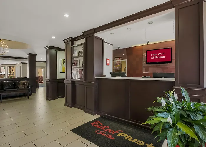 Red Roof Inn PLUS+&Suites Knoxville West - Cedar Bluff