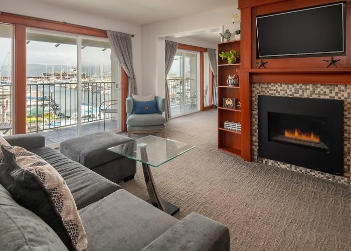 Astoria Riverwalk Inn