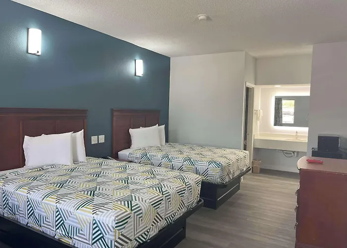 Indianola Cheap Hotels