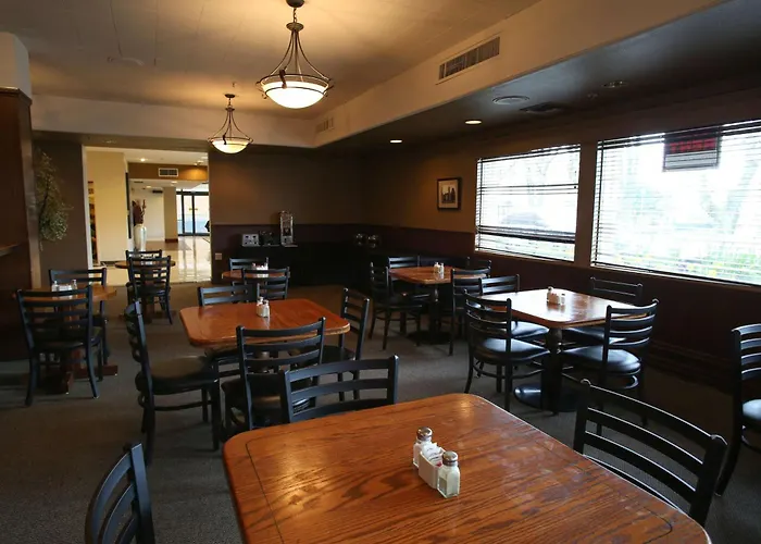Red Lion Inn & Suites Olympia, Governor Hotel