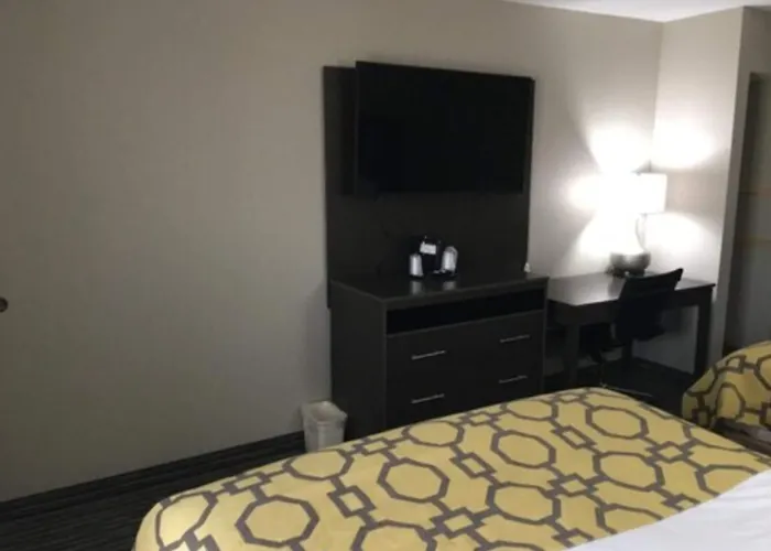 Baymont By Wyndham Topeka