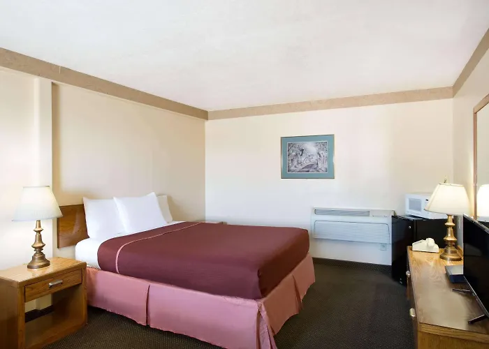 Howard Johnson By Wyndham Brigham City