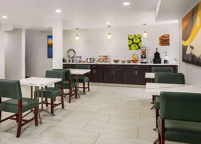 La Quinta Inn By Wyndham Victoria
