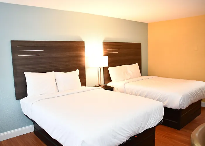 Baymont By Wyndham Macon I-75
