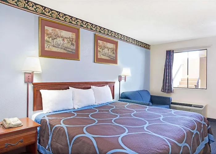 Super 8 By Wyndham Suwanee