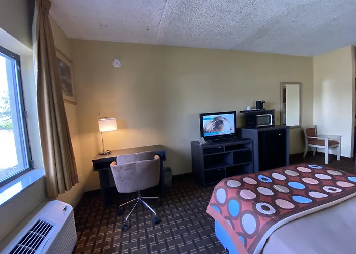 Super 8 By Wyndham Port Clinton