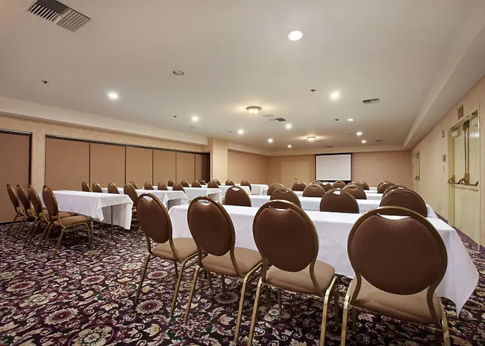 Best Western Plus Heritage Inn