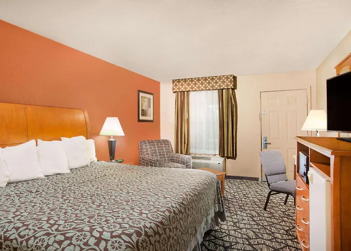 Days Inn By Wyndham Centerville