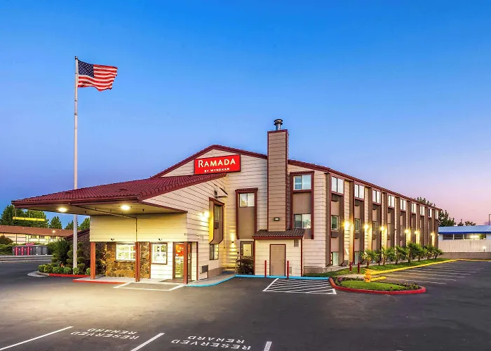 Ramada By Wyndham Medford Airport North