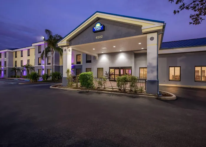 Days Inn & Suites By Wyndham Lakeland