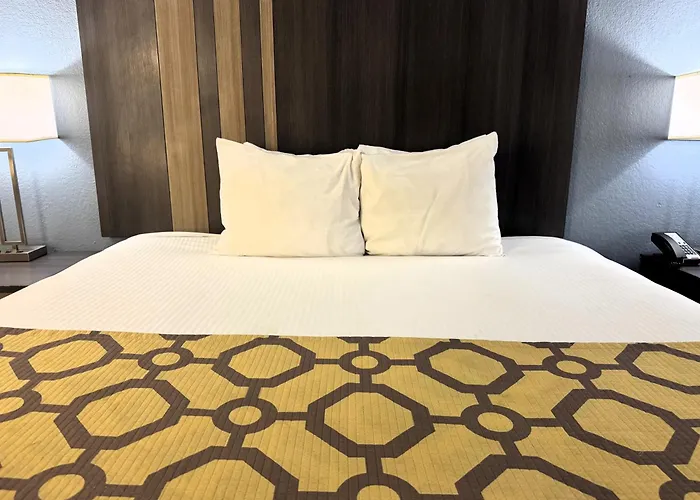 Baymont By Wyndham Tupelo