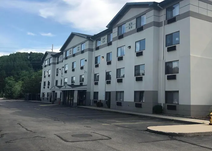 Super 8 By Wyndham Manchester Airport