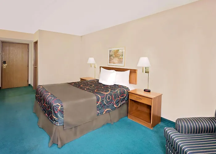 Days Inn By Wyndham Boonville