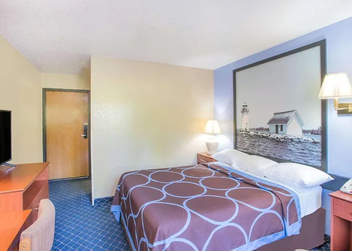 Super 8 By Wyndham Massena Ny