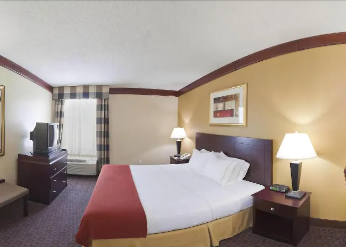 Days Inn & Suites By Wyndham Tahlequah