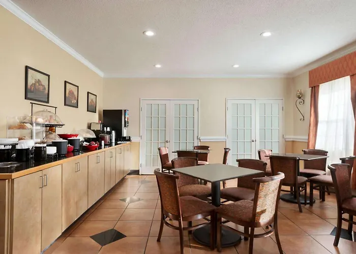 Ramada By Wyndham Elizabethtown