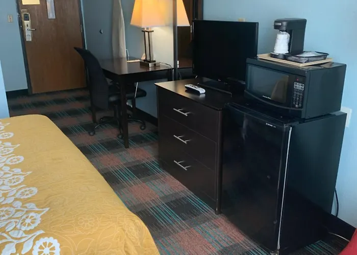 Days Inn By Wyndham Greenwood Sc