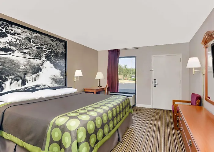 Super 8 By Wyndham Athens