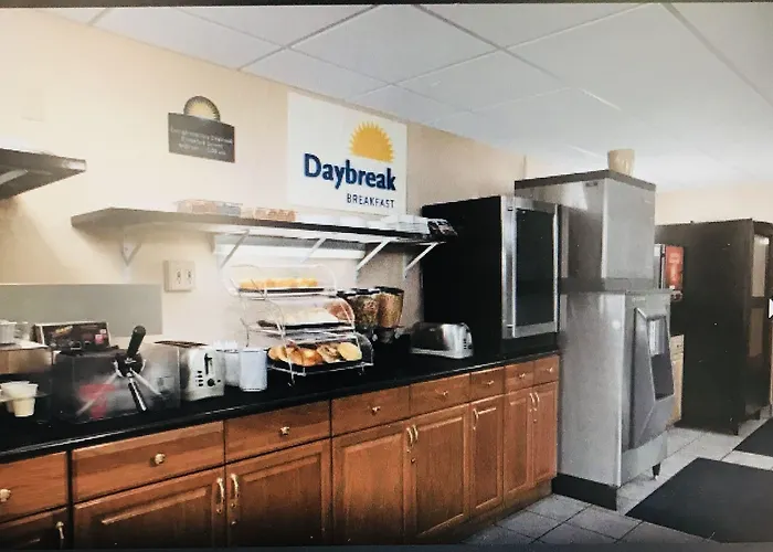 Days Inn By Wyndham Keene Nh
