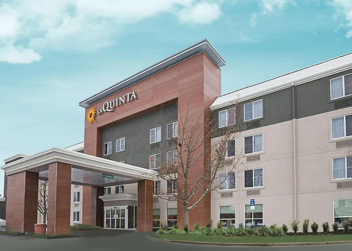 La Quinta By Wyndham Detroit Utica