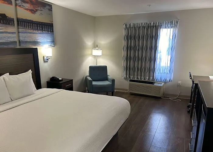 Days Inn By Wyndham Panama City/Callaway
