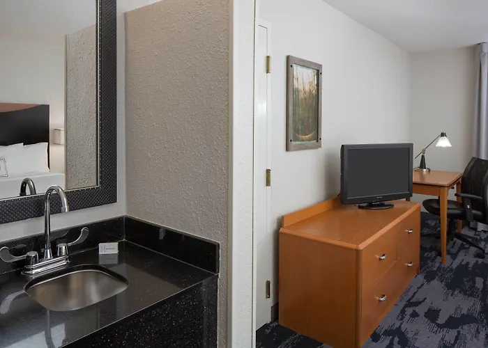 Fairfield Inn & Suites By Marriott Orlando Lake Buena Vista