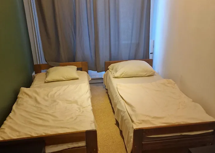 Hostel J17