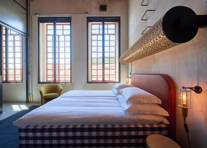 Hotéis em Viana do Alentejo