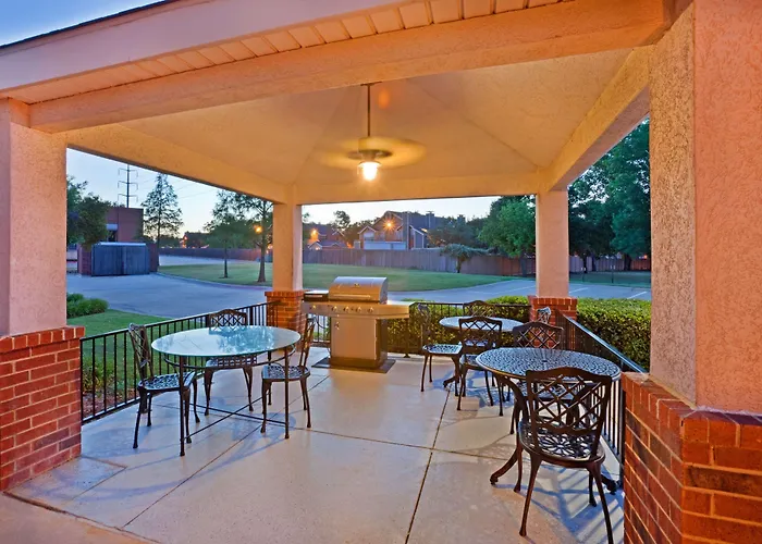 Sonesta Simply Suites Arlington Entertainment District