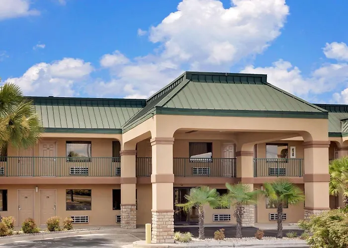 Super 8 By Wyndham Byron/South Macon