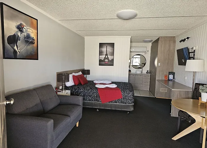 West Wyalong Motels