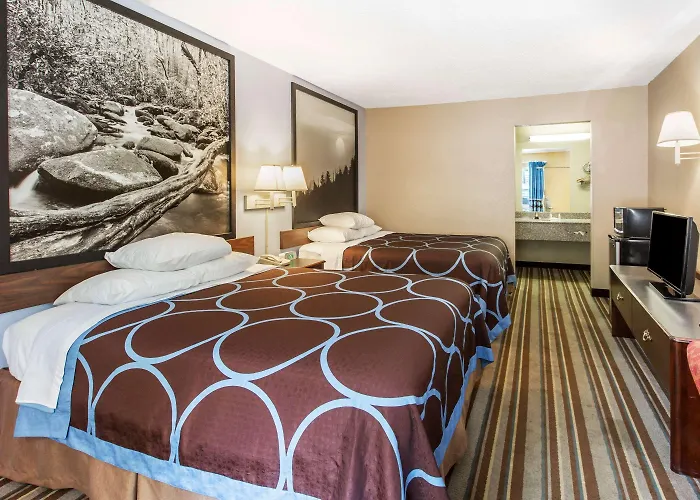Super 8 By Wyndham Caryville Tn