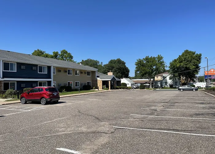 Coon Rapids Motels