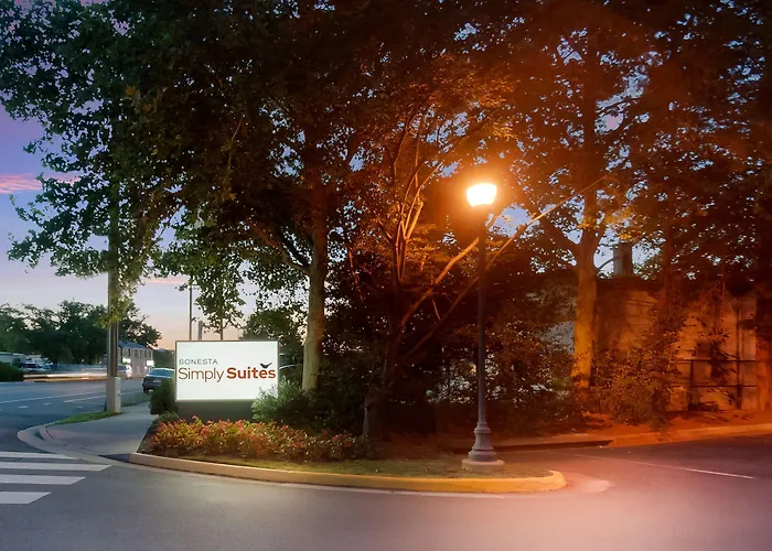 Sonesta Simply Suites Falls Church