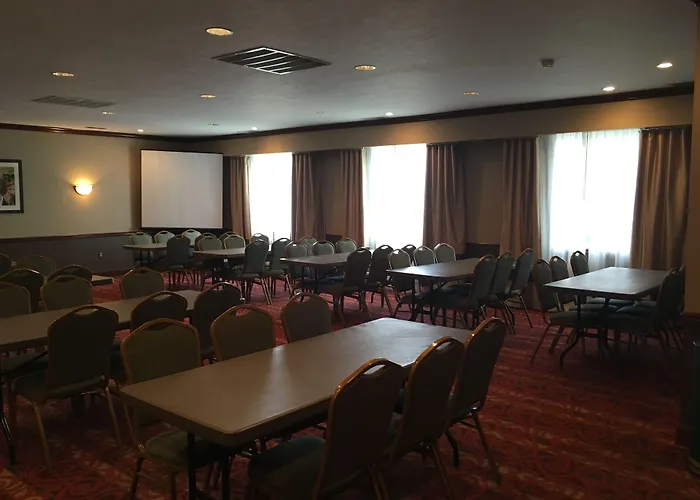 Days Inn By Wyndham Austintown