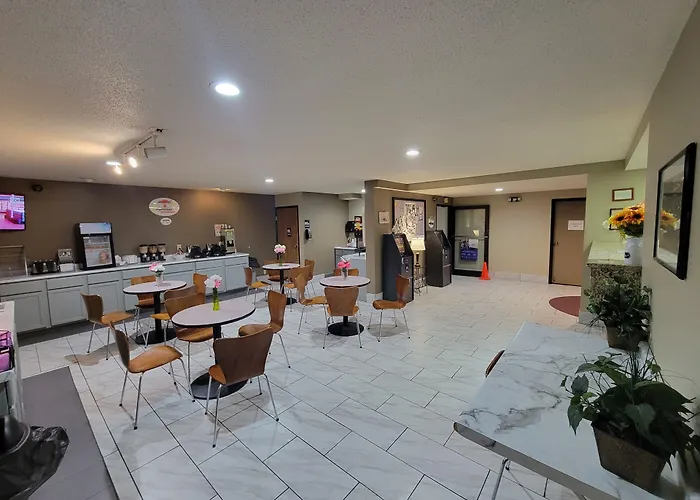 Super 8 By Wyndham Portage