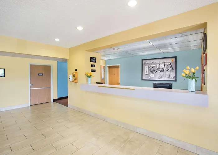 Super 8 By Wyndham Clarinda