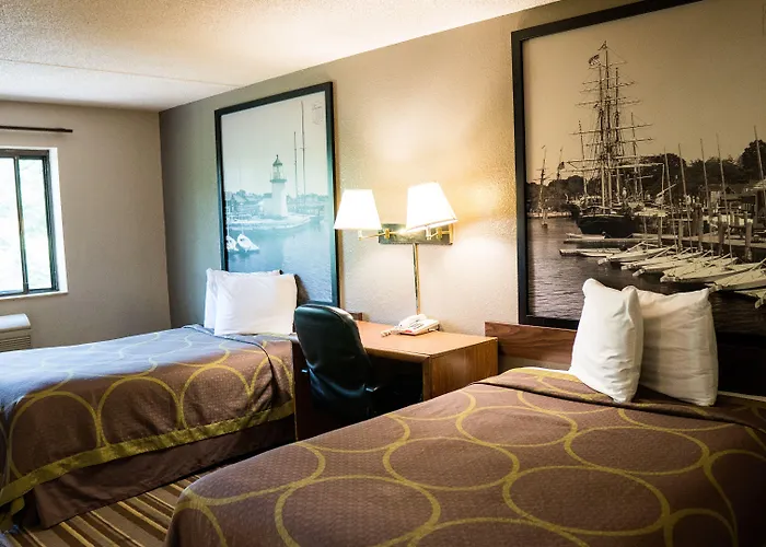 Super 8 By Wyndham Groton