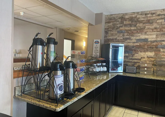Baymont By Wyndham Auburn
