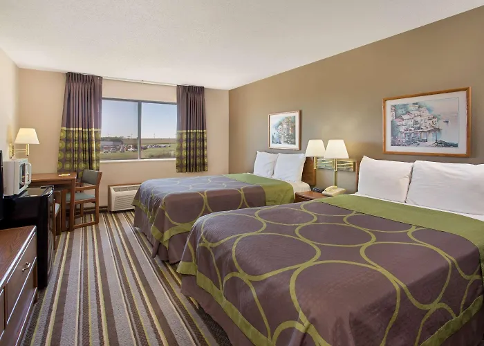 Super 8 Charles City