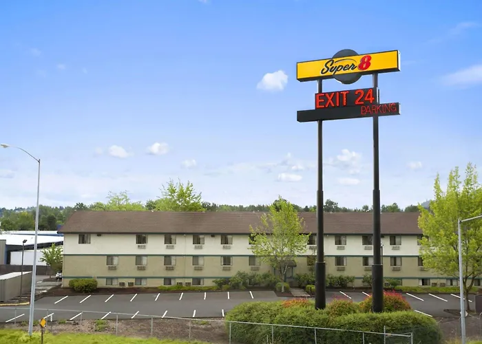 Super 8 By Wyndham Portland Airport
