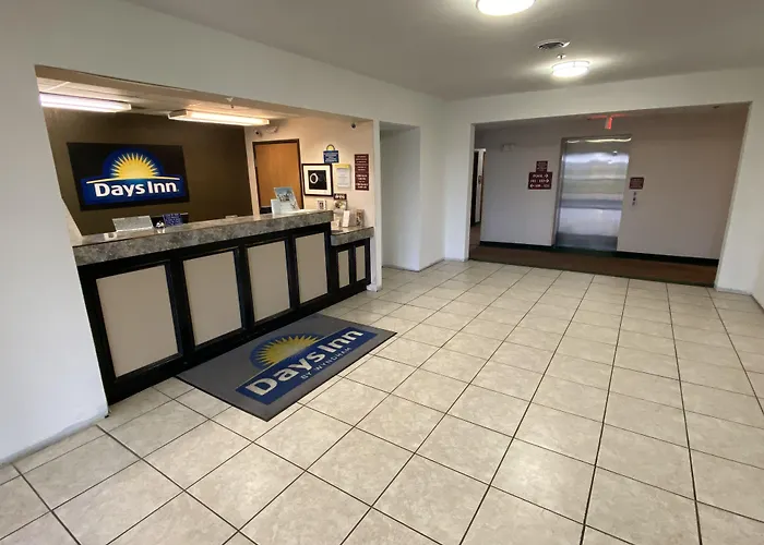 Days Inn By Wyndham Jefferson City