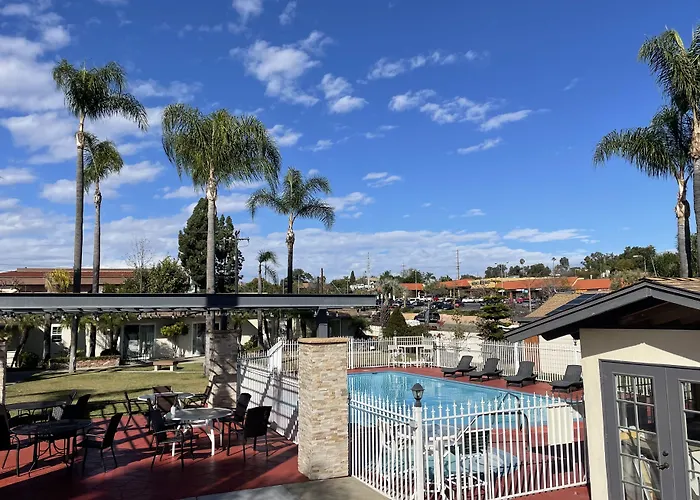 Fallbrook Country Inn