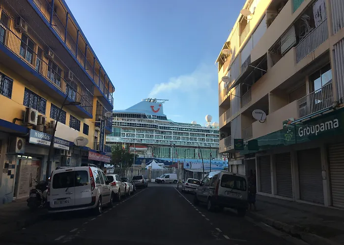 Hotel Saint John Perse