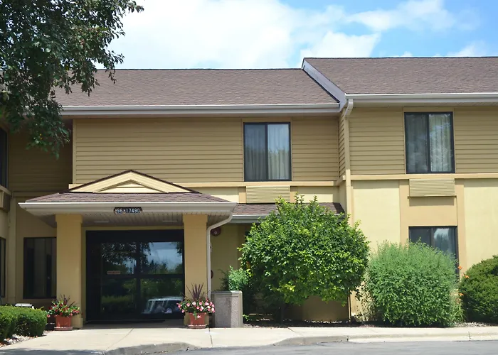 Super 8 By Wyndham Germantown/Milwaukee
