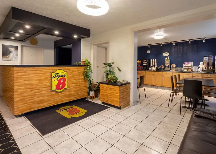 Super 8 By Wyndham Wooster